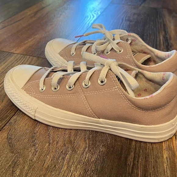 Like new Converse All Stars - Picture 4 of 7